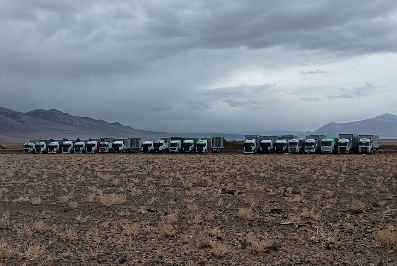 Formación de unidades de Logistic Solutions en una operación minera de la puna